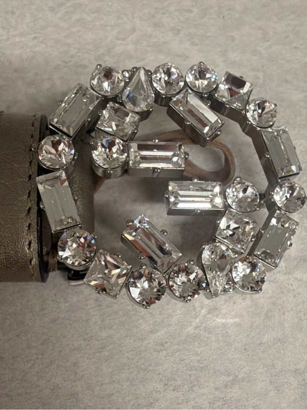 Gucci Brown Leather Belt with Crystal-Embellished Round Buckle - Picture 2 of 5